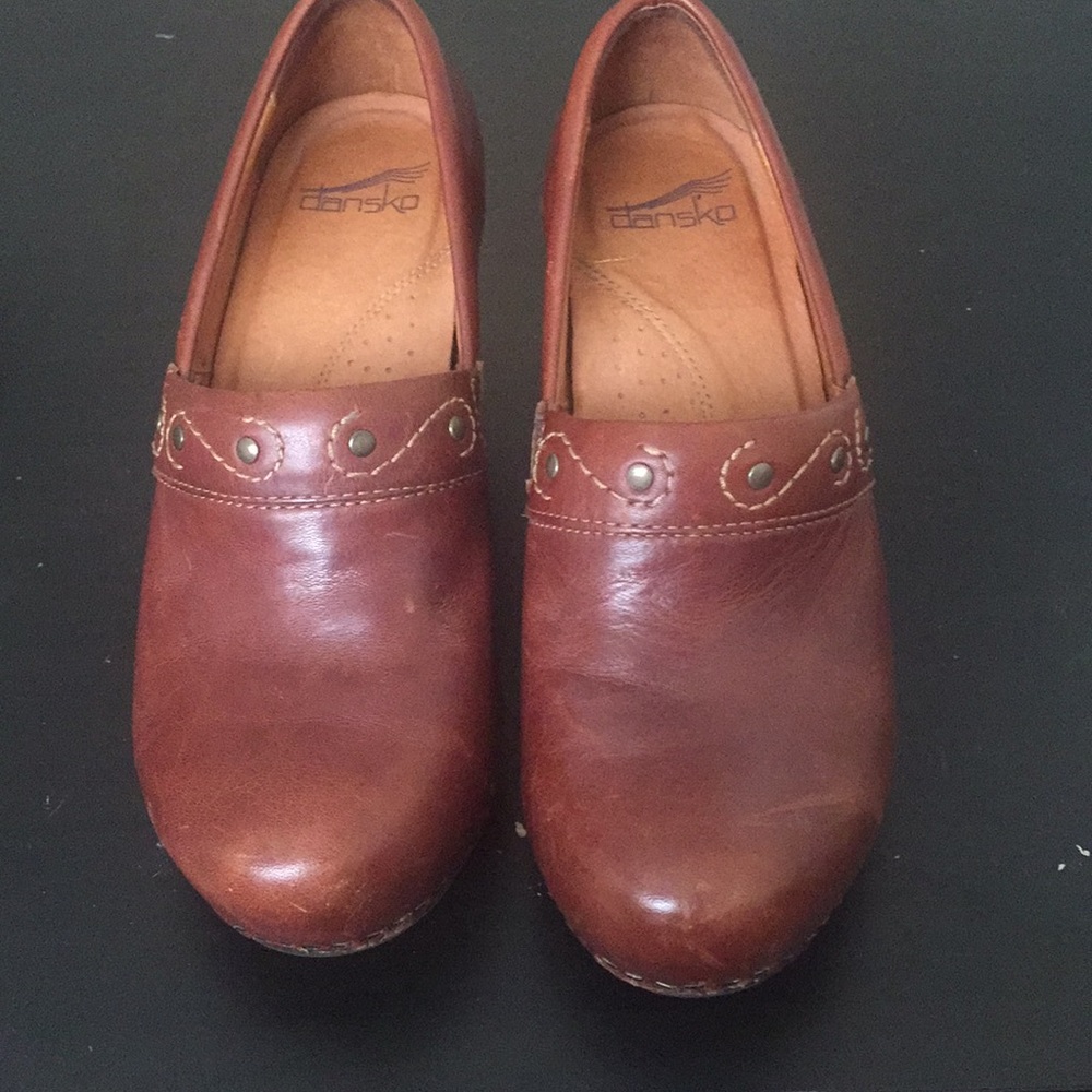 Brown dansko